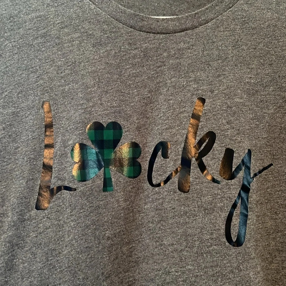 🍀 st. Patrick’s Day women’s T-shirt excellent condition women’s size large🍀 - Picture 2 of 3